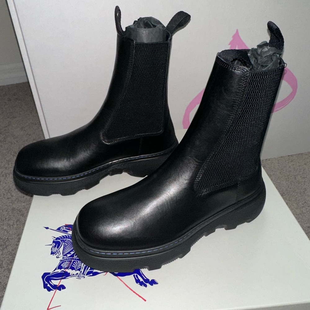 Burberry Black Leather Chelsea Boots - Picture 2 of 5
